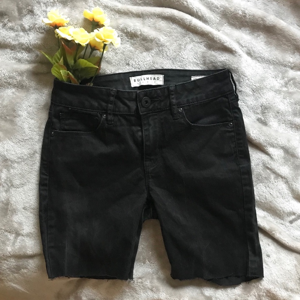 Bullhead Destroyed Black Shorts
